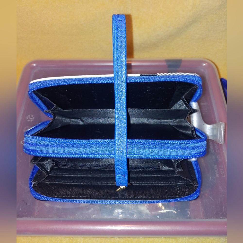 Handbag/Purse Plaid Trimmed in Blue with Matching Double Zip Wallet - Picture 7 of 9